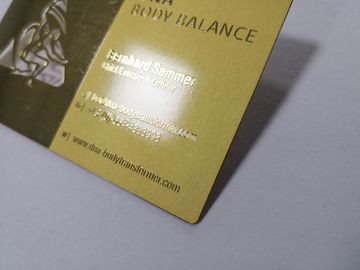 Singolo taglio placcato laterale dell'oro dell'acciaio inossidabile della carta di appartenenza del metallo con colore della stampa del Silkscreen del testo incissione all'acquaforte di logo
