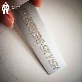 Il piccolo metallo a incisione laser dell'acciaio inossidabile etichetta per il blu delle borse/il colore di Brown