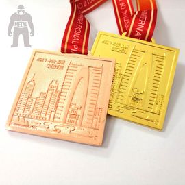 Medaglia d'argento dorata del quadrato del metallo per il materiale dell'acciaio inossidabile dei trofei