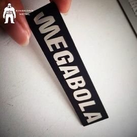 Quadri il logo spesso inciso dell'OEM di serigrafia 0,8/1mm dei piatti dell'etichetta del metallo