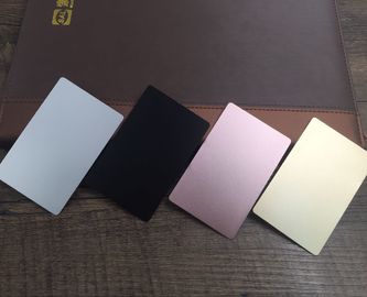 Biglietti da visita colorati che stampano, biglietto da visita di alluminio su ordinazione quadrato del metallo